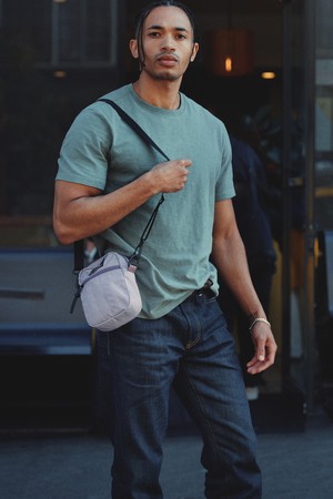 퀵포켓 M - DIGITAL LAVENDER 크로스백 (08JU4127)