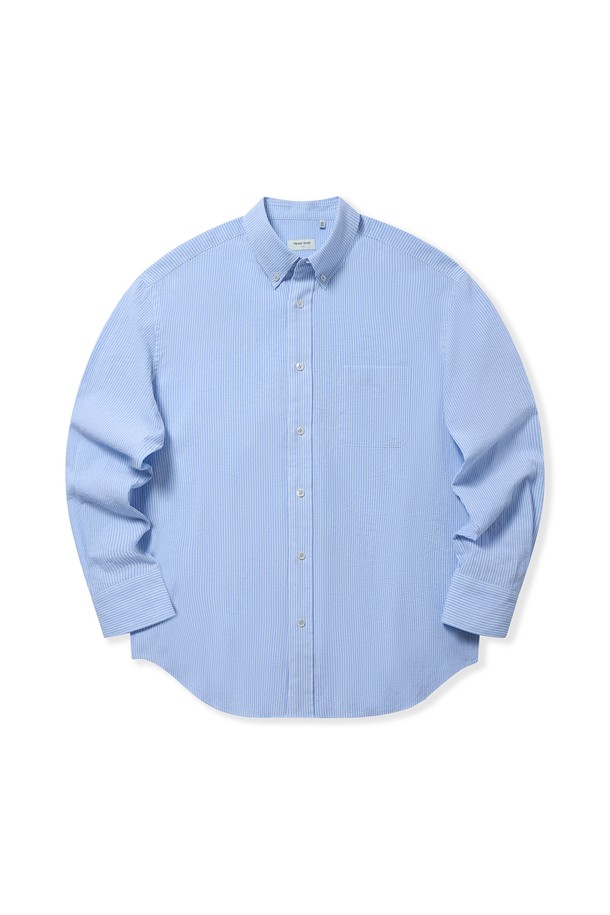 E-460 카프리 옥스포드 셔츠는 시원하고 부드러운 촉감의 블루 스트라이프 패턴 셔츠입니다. 봄, 여름에 어울리는 레귤러 기장의 남성용 셔츠로, 버튼다운 칼라와 라운드 커프스가 특징입니다. 일상복과 비즈니스 캐주얼 모두에 활용 가능하며, 릴랙스 핏, 컴포트핏으로 편안하게 착용할 수 있습니다.
