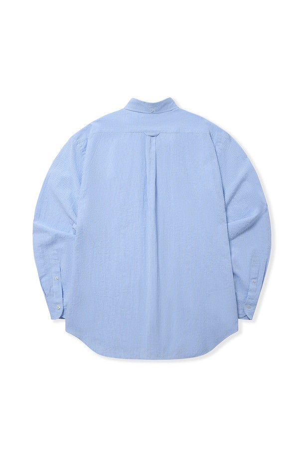 E-460 카프리 옥스포드 셔츠는 시원하고 부드러운 촉감의 블루 스트라이프 패턴 셔츠입니다. 봄, 여름에 어울리는 레귤러 기장의 남성용 셔츠로, 버튼다운 칼라와 라운드 커프스가 특징입니다. 일상복과 비즈니스 캐주얼 모두에 활용 가능하며, 릴랙스 핏, 컴포트핏으로 편안하게 착용할 수 있습니다.
