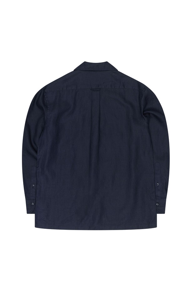 [PRODE SHIRT] 쿠반 오픈카라 린넨 셔츠는 부드러운 린넨 소재로 제작되어 봄, 여름 시즌에 시원하고 편안하게 착용할 수 있습니다. 네이비 컬러의 무지 디자인에 오픈카라, 라운드 커프스, 투 플리츠, 행 루프, 사이드 슬릿 디테일로 캐주얼하면서도 베이직한 스타일을 연출합니다. 레귤러핏과 릴랙스핏으로 편안한 착용감을 제공하며, 통기성이 뛰어나 일상복으로 활용하기 좋습니다.
