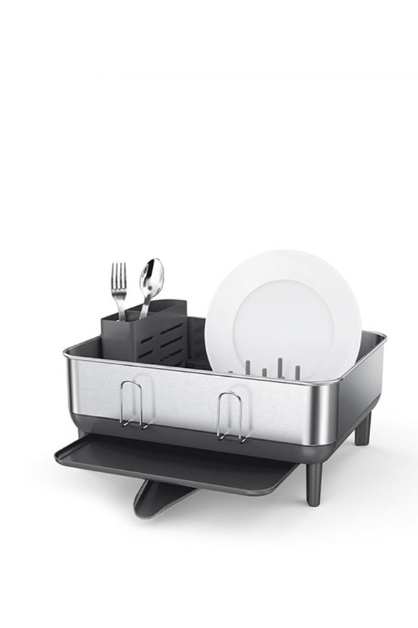 **[심플휴먼] 디럭스 컴팩트 식기건조대 / 심플휴먼 SPH-KT1184DC**는 모던하고 미니멀한 디자인의 1-2인용 식기건조대입니다. 스테인레스, 플라스틱, 실리콘 소재를 사용하여 내구성과 실용성을 높였으며, 실버와 블랙 두 가지 색상으로 제공됩니다. 컴팩트한 사이즈에 실리콘 접시 홀더, 고무 받침이 있어 안정적인 사용이 가능하며, 3단계 물받이 각도 조절 기능으로 편리함을 더했습니다. 친수성 코팅, 지문 방지, 녹 방지 기능으로 위생적이며, 5년 품질 보증으로 안심하고 사용할 수 있습니다. 홀로그램 정품 스티커가 부착되어 있습니다.
