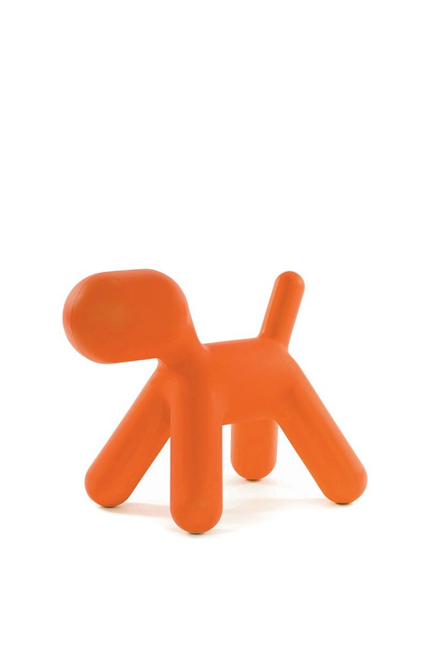 [Magis] 마지스 미투 퍼피 M 오렌지 / MGS-MT52 A/S는 귀여운 강아지 형태의 어린이용 가구입니다. 폴리에틸렌 소재로 제작되어 실내 및 실외에서 사용 가능하며, 가볍고 내구성이 뛰어납니다. 라운드 디자인으로 안전하고 친근한 느낌을 주며, 장식용으로도 활용 가능합니다. 회전 성형 공법으로 제작되어 이동이 용이하고, 장난감 겸용으로 어린이들에게 즐거움을 선사합니다. 감성적인 디자인으로 아이들의 공간에 활력을 더해줍니다.
