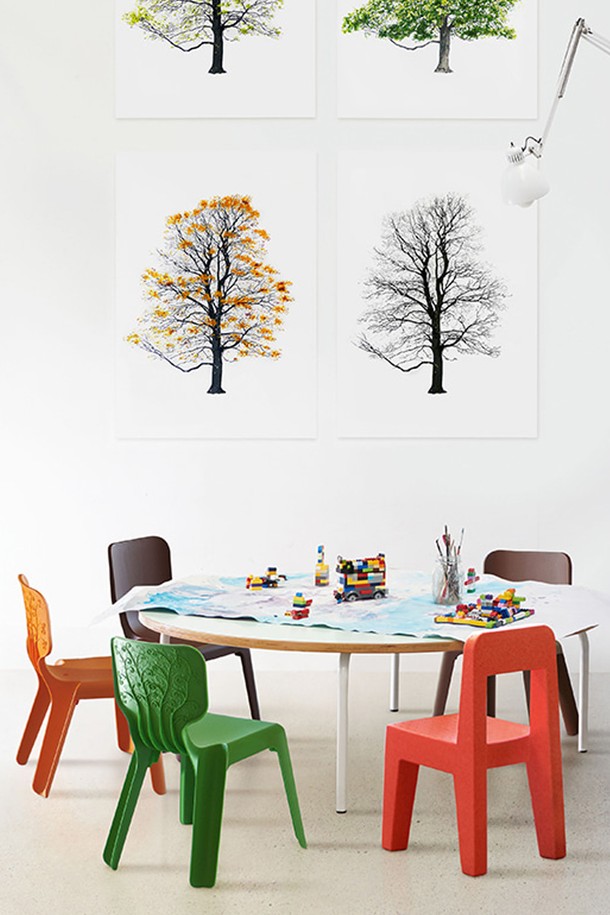 [Magis] 팝 체어_그린 (Pop Chair)는 어린이용 실내 의자입니다. 그린 색상의 폴리프로필렌 소재로 제작되었으며, 가볍고 이동이 용이하여 실용적입니다. 0.7kg의 가벼운 무게와 부드러운 소재를 사용하여, 아이들이 안전하게 사용할 수 있도록 설계되었습니다. 어린이의 안전을 고려한 디자인으로, 실내에서 편안하게 사용할 수 있습니다.
