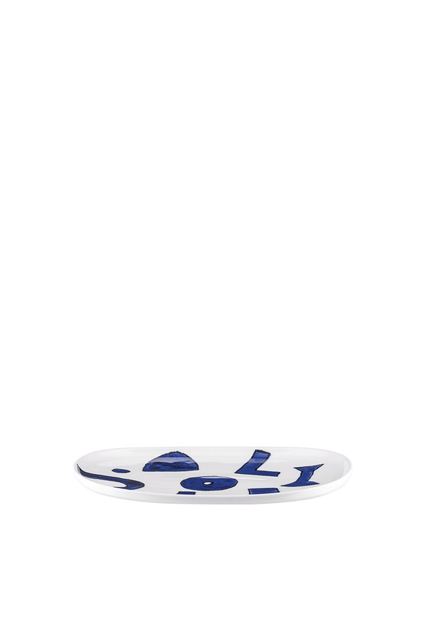 알레시(Alessi) 유노키 서빙 접시 25cm/ NF08/22 25는 부드러운 도트 패턴이 돋보이는 원형 디자인의 서빙 접시입니다. 화이트와 블루 두 가지 색상으로 제공되며, 25cm 크기로 다양한 음식을 담기에 적합합니다. 견고한 도자기 소재로 제작되어 튼튼하며, 식기세척기 사용이 가능하여 편리하게 관리할 수 있습니다. 알레시만의 감각적인 디자인으로 식탁을 더욱 풍성하게 만들어 줍니다. 음식을 돋보이게 하는 매력적인 서빙 접시로, 식사 시간을 더욱 즐겁게 만들어 보세요.
