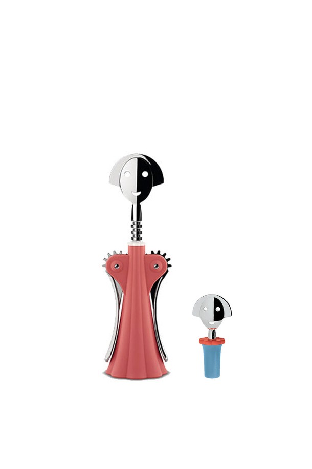 알레시(Alessi)의 안나G + 안나 와인캡2 블루 기프트 세트는 와인 애호가를 위한 특별한 선물입니다. 발레리나를 연상시키는 '안나 G 페이스' 디자인의 와인 오프너와 와인 캡으로 구성되어 장식적인 아름다움과 실용성을 동시에 갖췄습니다. 아연 합금, 플라스틱, 에틸렌-비닐 아세테이트 공중합체 등 견고한 소재로 제작되었으며, 와인 오프너는 머리 부분을 돌려 팔을 들어 올리는 방식으로, 와인 캡은 열린 와인병의 보관을 돕습니다. 알레산드로 멘디니(Alessandro Mendini)가 디자인하여 소장 가치를 높였으며, 블루 컬러가 세련된 분위기를 더합니다. 선물용 패키지로 제공되어 더욱 특별한 가치를 선사합니다.
