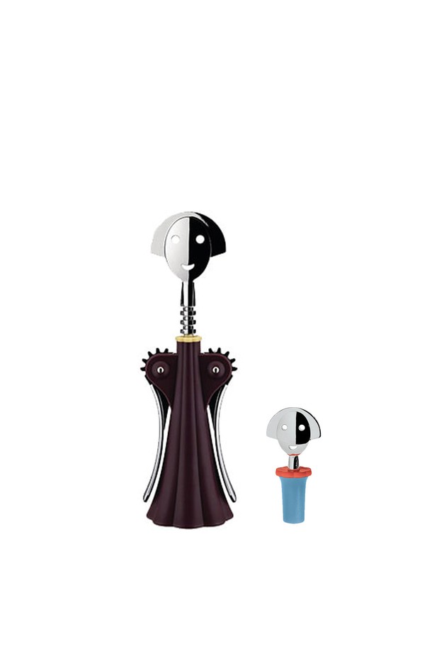 알레시(Alessi) 안나G + 안나 와인캡2 블루 기프트 세트는 여성 피규어 디자인의 와인 오프너와 와인캡 세트입니다. 알레산드로 멘디니가 디자인한 이 제품은 안나 G 페이스 디자인과 발레리나 모티브로 우아함을 더했습니다. 와인 오프너는 여성 얼굴 부분을 돌려 팔을 들어 올리는 방식으로 코르크를 제거하며, 와인캡은 와인의 보관을 돕습니다. 아연 합금, 플라스틱, 에틸렌-비닐 아세테이트 공중합체 등의 소재로 제작되었으며, 선물용 패키지로 구성되어 있습니다. 와인 오프너와 와인캡을 매칭 세트로 구성하여 실용성과 디자인을 모두 만족시키는 디자이너 제품입니다.
