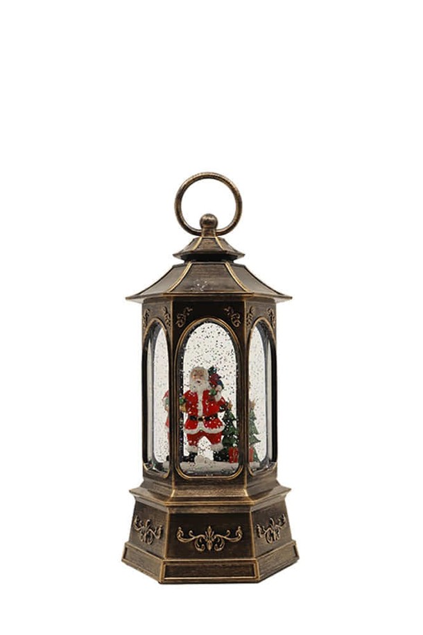 [FOCUSIS] 포커시스 LED_뮤직박스 눈 내리는 산타 랜턴은 따뜻한 분위기를 선사하는 크리스마스 장식입니다. 브론즈와 실버 색상의 미디엄 사이즈 랜턴 프레임 디자인으로, 플라스틱과 폴리레진 소재로 제작되었습니다. LED 조명과 음악 재생 기능, 눈 내리는 효과를 더하여 빈티지하면서도 클래식한 무드를 연출합니다. 산타와 눈꽃 무늬는 크리스마스 시즌의 설렘을 자극하며, 3단계 모드 조절로 원하는 분위기를 조성할 수 있습니다. 테이블탑 크기로, 실내 어디든 간편하게 배치하여 특별한 크리스마스를 완성해보세요.
