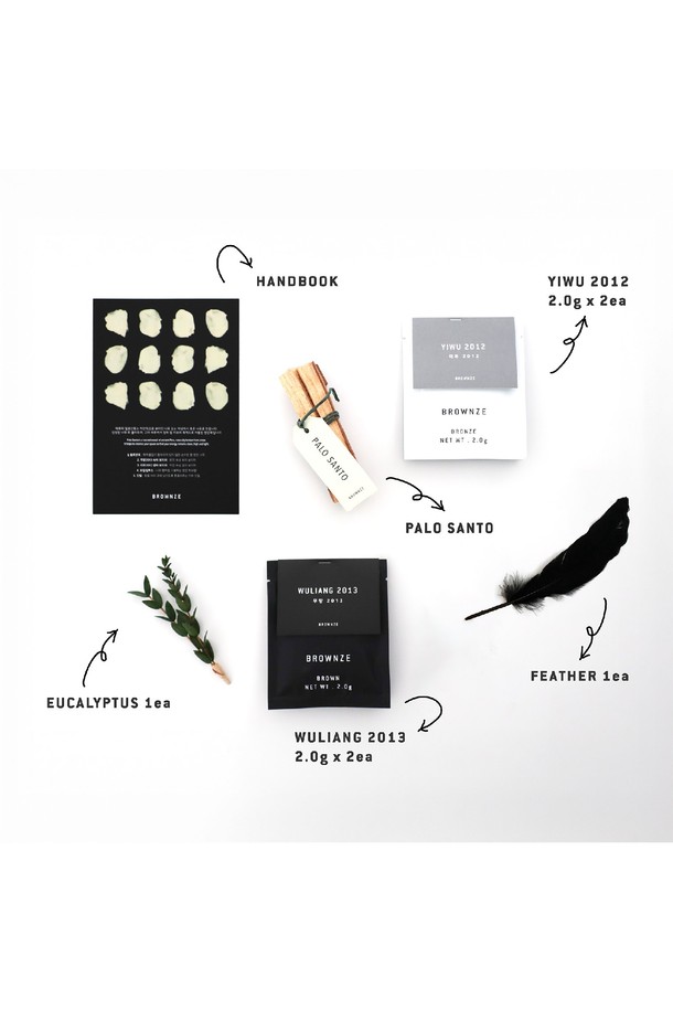[브라운즈] 팔로산토 스머지스틱 명상 패키지는 팔로산토 나무, 유칼립투스 잎, 거위깃털 등 천연 재료로 제작되어 명상, 정화, 치유에 도움을 줍니다. 팔로산토와 유칼립투스의 은은한 향이 심신을 안정시키고, 무량2013 숙차 또는 이우2012 생차 티백(2.08g)과 함께 더욱 풍성한 명상 시간을 선사합니다. 자연적으로 부러진 나무 또는 야생에서 죽은 나무만을 사용하여 화학 물질 첨가 없이 순수한 자연의 기운을 느낄 수 있습니다.
