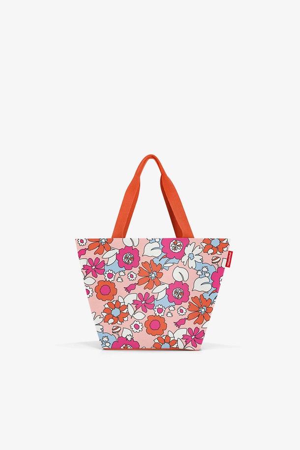 [라이젠탈] 쇼퍼백 M 플로리스트피치 RSTZS3078은 플로럴 패턴이 돋보이는 여성용 쇼퍼백입니다. 가볍고 방수 기능이 있는 폴리에스테르 소재에 75L의 넉넉한 수납 용량으로 제작되었으며, 내부 지퍼 포켓과 편안한 숄더 스트랩, 사각 바닥 디자인으로 실용성을 더했습니다. 피치 컬러와 플라워 패턴의 조화가 돋보이며, 일상 쇼핑 시 편리하게 사용할 수 있습니다.
