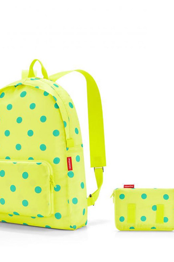 [라이젠탈] 미니맥시 럭색 레몬도트 RSTAP2025는 레몬과 민트 컬러의 도트 패턴이 돋보이는 여성용 백팩입니다. 14L 용량에 가볍고 접이식으로 휴대성이 뛰어나며, 재활용 PET 소재를 사용하여 방수 기능까지 갖췄습니다. 30cm x 43cm x 77cm 크기의 사각 디자인으로, 일상, 여행, 쇼핑 등 다양한 용도로 활용 가능하며, 외부 지퍼 포켓과 내장 수납 파우치로 실용성을 더했습니다.
