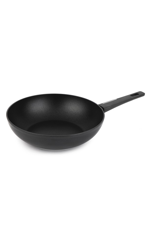 [BRK] 스마트피크 WOK (30cm)은 깊은 형태와 넓은 조리면으로 볶음 요리에 최적화된 제품입니다. 블랙 컬러의 에폭시 소재로 제작되었으며, 손잡이가 있어 사용이 편리합니다. 30cm 크기로 넉넉한 조리가 가능하며, 논스틱 코팅으로 음식물이 눌어붙는 것을 방지합니다. 인덕션에서도 사용할 수 있어 다양한 조리 환경에서 활용할 수 있습니다.
