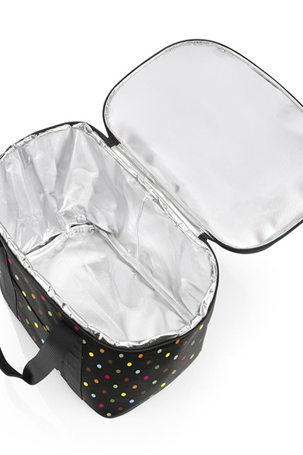 [라이젠탈] 쿨러백 XL 보온보냉백 도트 RSTLH7009는 30L 대용량의 라지 사이즈 보온보냉백입니다. 재활용 PET 소재와 EVA 뚜껑, 지퍼 커버 단열 처리로 보온/보냉 기능을 강화했으며, 캠핑과 피크닉에 적합합니다. 네이비, 레드, 실버, 도트 패턴으로 출시되었으며, 테이블로 활용 가능하고 캠프 홀더가 있어 실용성을 더했습니다. Plus X Award, German Design Award, German Brand Icon Award를 수상한 제품입니다.
