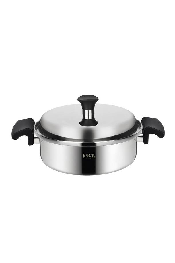 [BRK] 구르메 통5중 스텐 전골 냄비 24cm 인덕션(Induction) 겸용은 조리용으로 사용되는 주방용품 냄비입니다. 스테인리스 소재의 실버 색상으로 제작되었으며, 24cm 크기입니다. 통5중 구조로 제작되어 열 효율이 높고, 양손잡이 디자인으로 편리하게 사용할 수 있습니다. 인덕션(Induction)을 포함한 다양한 열원에서 사용 가능합니다.
