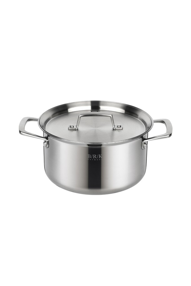 [BRK] 스마트센스 통5중 스텐 양수 냄비 20cm는 조리용으로 사용되는 양수 타입 냄비입니다. 스테인리스 소재에 실버 색상으로 제작되었으며, 20cm 사이즈로 다양한 요리에 활용하기 좋습니다. 통5중 구조로 제작되어 열 효율이 뛰어나고, 스마트센스 기술이 적용되어 편리하게 사용할 수 있습니다. 인덕션 겸용으로, 어떤 주방 환경에서도 폭넓게 사용할 수 있습니다.

