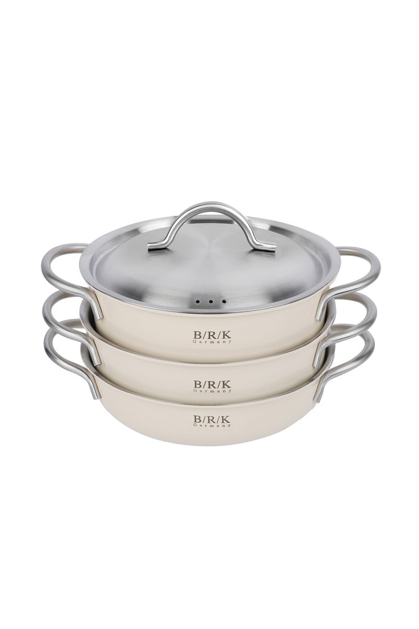 [BRK] 노르딕 통5중 미니맥스 밀크 3종 세트(20전골, 20L, 20H)는 조리, 전골, 찜 요리에 적합한 스테인리스 스틸 소재의 냄비 세트입니다. 밀크와 화이트 색상으로 출시되어 주방에 산뜻함을 더하며, 20cm 크기로 다양한 요리에 활용할 수 있습니다. 통5중 구조로 제작되어 열 효율이 뛰어나고, 미니맥스 시리즈로 효율적인 주방 공간 활용을 돕습니다. 전골 및 찜 요리에 특화된 디자인과 양손잡이 형태로 편리하게 사용할 수 있는 실용적인 제품입니다.

