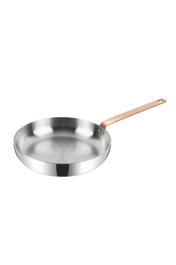 [BRK] 로즈골드 통5중 스테인리스 스틸 후라이팬 24cm은 주방 조리에 적합한 주방용품입니다. 로즈골드와 실버 색상으로 만나볼 수 있으며, 스테인리스 스틸 소재로 제작되어 내구성이 뛰어납니다. 통5중 구조로 설계되어 열 효율이 높고 음식의 맛을 더욱 살려줍니다. 24cm 사이즈로 다양한 요리에 활용하기 좋습니다. 주방의 품격을 높여주는 디자인과 실용성을 갖춘 후라이팬입니다.
