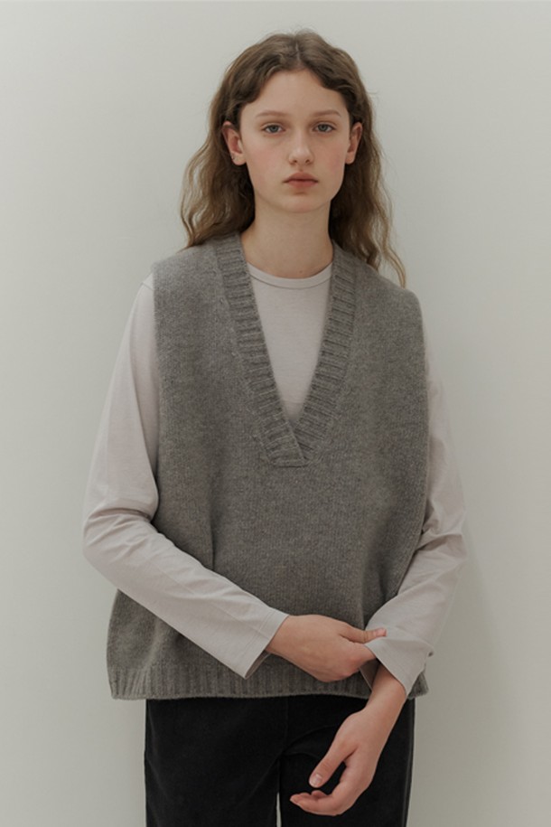 AYU - 스웨터 - [23FW] ﻿wool knit vest- beige