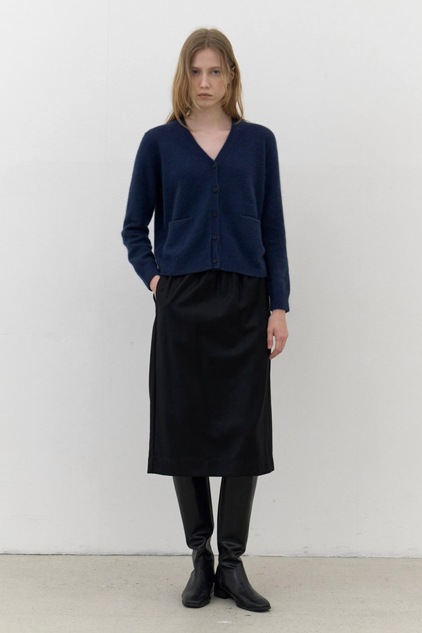 AYU - 미디스커트 - [24FW] cashmere h line skirt-black