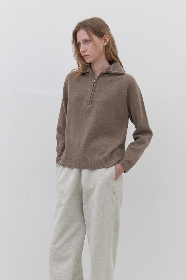 AYU - 스웨터 - [24FW] ﻿zip-up wool pullover- brown