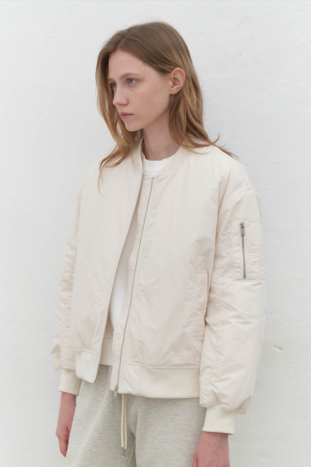 AYU - 자켓 - [24FW] recycle padding bomber jumper-ivory