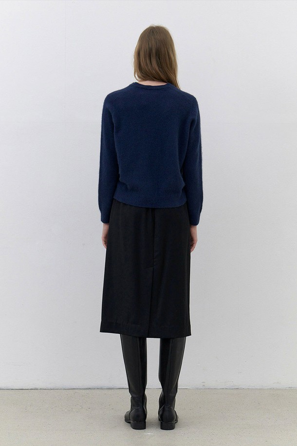 AYU - 미디스커트 - [24FW] cashmere h line skirt-black