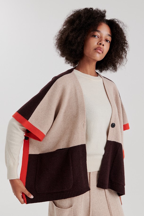 PLUSH'MERE - 스웨터 - BLOCK CAPE CARDIGAN (BEIGE)