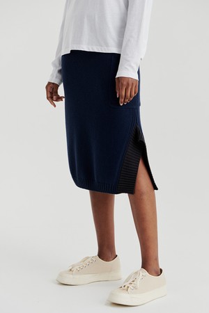 RIB POINT SKIRT (NAVY)