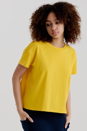 BASIC SHORT SLEEVE TOP (YELLOW)