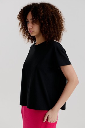BASIC SHORT SLEEVE TOP (BLACK)