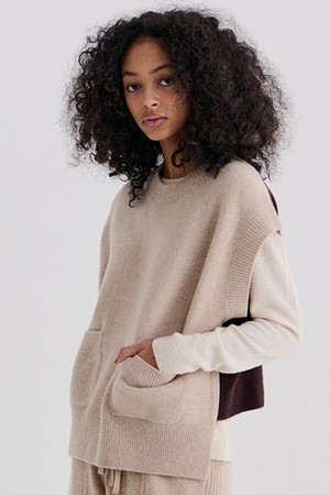 POCKET ROUND VEST (BEIGE)
