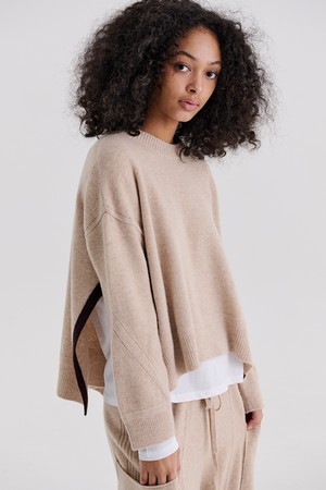 SIDE OPEN PULLOVER (BEIGE)