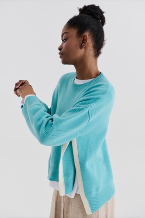 SIDE OPEN PULLOVER (AQUA)