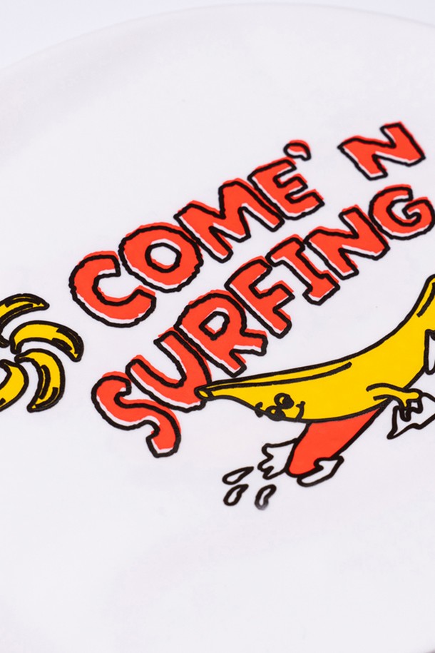 COME'N SURFING SWIM CAP (POOL WHITE)는 여름철 수영 및 물놀이에 적합한 공용 수영모자입니다. 화이트 컬러의 실리콘 소재로 제작되어 부드러운 촉감을 제공하며, 방수 및 미끄럼 방지 기능을 갖추었습니다. 다양한 그래픽 디자인(거북이, 문어, 펭귄, 불가사리, 바나나 캐릭터)이 돋보이며, 향상된 그립감과 내구성을 자랑합니다.
