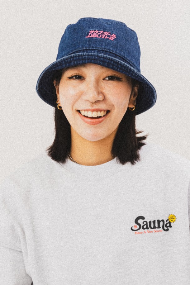 BIG WAVE - 모자 - [BIG WAVE] GIRL LOGO BUCKET HAT (DENIM)