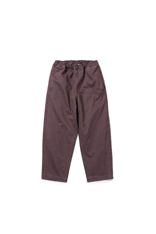 도그 워커 코튼팬츠 (버건디)는 남녀 모두 착용 가능한 캐주얼 코튼 팬츠입니다. 봄, 여름, 가을 세 계절에 걸쳐 활용 가능하며, 출근룩과 비즈니스 캐주얼에도 잘 어울립니다. 미니멀, 클래식 스타일을 선호하는 분들께 추천하며, 무지 디자인의 긴 기장으로 다양한 상의와 매치하기 좋습니다. 버건디 컬러로 세련된 분위기를 연출할 수 있습니다.
