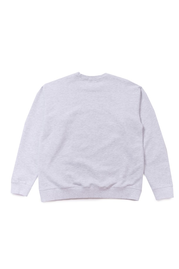 이글루 짐 스웻셔츠 (1% 멜란지)는 피트니스 활동과 일상생활 모두에 적합한 남녀 공용 스웻셔츠입니다. 부드러운 촉감의 면 70%, 폴리에스터 30% 혼방 소재로 제작되어, 봄, 가을, 겨울 따뜻하게 착용할 수 있습니다. 레귤러핏에 라운드넥 디자인, 긴소매 기장으로, 스포티하면서도 캐주얼한 스타일을 연출합니다. 특히, 라바 나염 프린트와 THREE-NEEDLE STITCH 공법이 적용되어 디자인의 완성도를 높였으며, 흡습 및 속건 기능으로 쾌적함을 유지합니다. 멜란지 컬러와 레귤러 기장으로 피트니스룩 및 겨울 데일리룩에 미니멀하게 활용하기 좋습니다.
