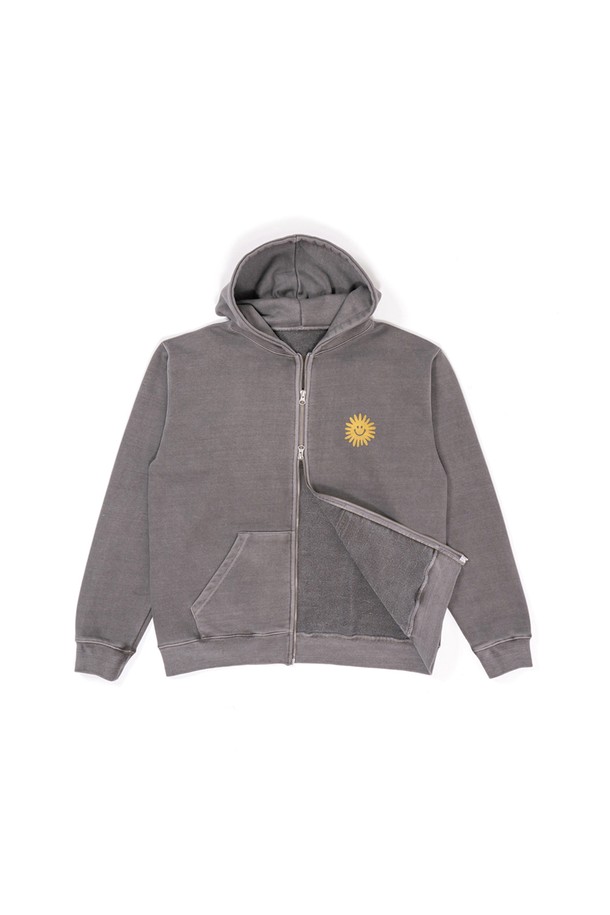 피스 어게인 그래픽 후드집업(라이트 슬레이트)은 면 70%와 폴리에스터 30% 혼방 소재로 제작되어 부드러운 촉감과 두꺼운 두께감으로 겨울철 따뜻함을 선사합니다. 캐주얼, 스포티 스타일의 오버핏과 루즈핏으로 편안한 착용감을 제공하며, 그래픽 프린트와 피그먼트 워싱 처리로 유니크한 디자인을 더했습니다. 고내구성, 내마모성, 빠른 수분 흡수 기능으로 겨울 데일리룩, 집콕룩, 산책룩 등 다양한 TPO에 활용하기 좋습니다.
