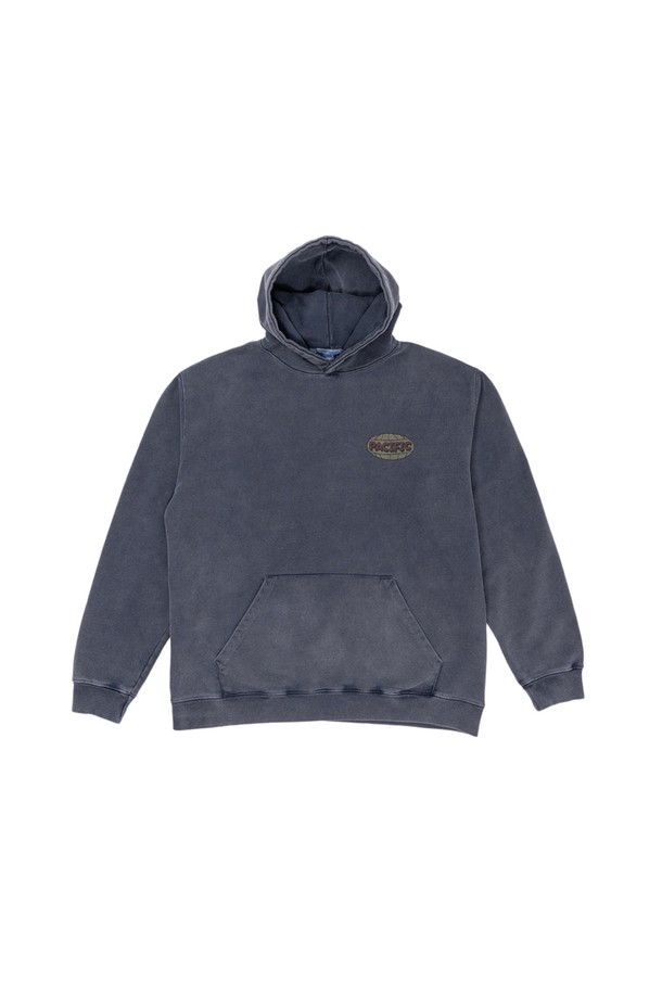 네이비 컬러의 인조이 오션 라이프 후드티는 캐주얼한 스타일을 선호하는 여성 및 남성을 위한 상의입니다. 면 70%와 폴리에스터 30%의 혼방 소재로 제작되어 부드러운 촉감을 자랑하며, 봄, 가을, 겨울 계절에 착용하기 좋습니다. 루즈핏과 레귤러 기장으로 편안한 착용감을 제공하며, UNDERWATER ODYSSEY 테마 그래픽과 라바 나염 프린트가 특징입니다. 슬트바이오 워싱 가공과 THREE-NEEDLE STITCH 봉제로 내구성을 높였으며, 집콕룩, 겨울 데일리룩, 가을 나들이룩 등 다양한 TPO에 활용할 수 있습니다.
