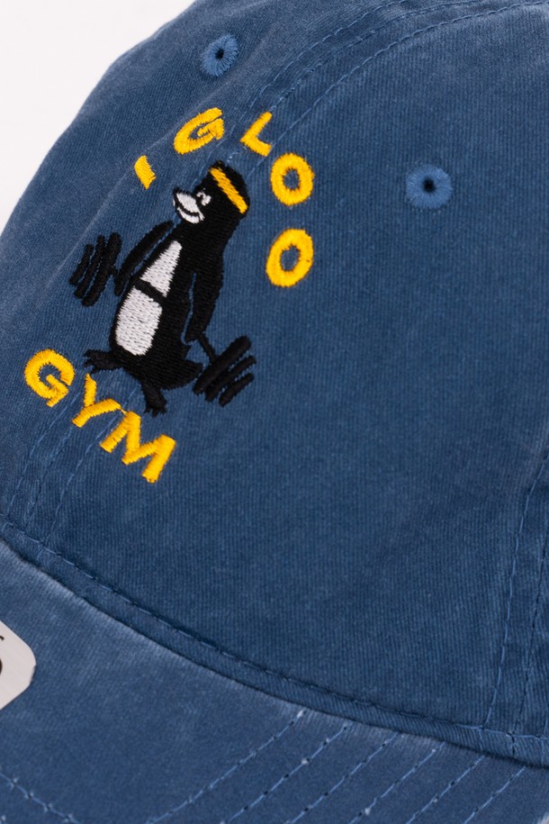 이글루 짐 워싱 볼캡 (네이비)는 캐주얼, 미니멀, 스포티 스타일을 즐겨 입는 분들을 위한 모자입니다. 피그먼트 워싱 처리된 네이비 컬러의 면 소재로 제작되어 부드러운 촉감을 선사하며, 봄, 여름, 가을 계절에 착용하기 좋습니다. 일상복이나 피트니스룩, 산책룩에 매치하여 편안하면서도 스타일리시한 연출이 가능합니다. 6패널 구조에 면 자수 디테일이 더해져 포인트를 주며, 사이즈 조절 기능으로 편안하게 착용할 수 있습니다. OTA CAP 기반으로 제작되었습니다.
