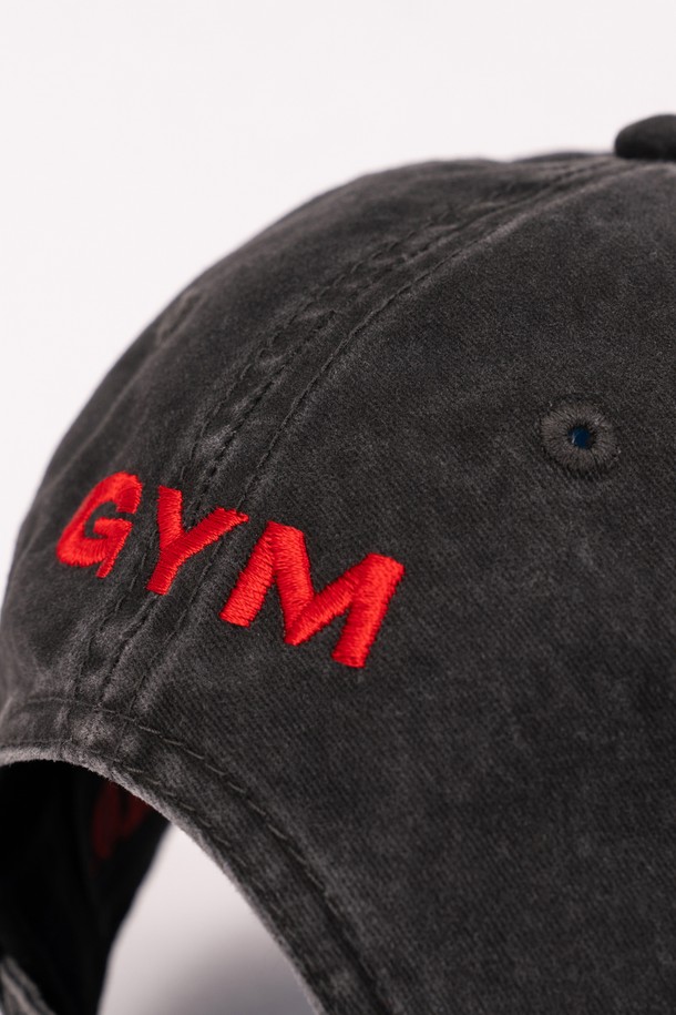 이글루 짐 워싱 볼캡 (블랙)은 남녀 모두 착용 가능한, 캐주얼, 미니멀, 스포티 스타일의 볼캡입니다. 부드러운 면 소재로 제작되어 편안한 착용감을 선사하며, 사계절 내내 활용 가능합니다. 로우프로파일 디자인에 6패널 구조, 피그먼트 워싱 처리, DAD HAT 스타일과 OTTO CAP 베이스를 사용하여 트렌디함을 더했습니다. 피트니스룩에 완벽하게 어울리며, 자수 디테일로 포인트를 주어 개성을 표현할 수 있습니다. 블랙 컬러로 어떤 스타일에도 쉽게 매치하여 데일리룩을 완성해보세요.
