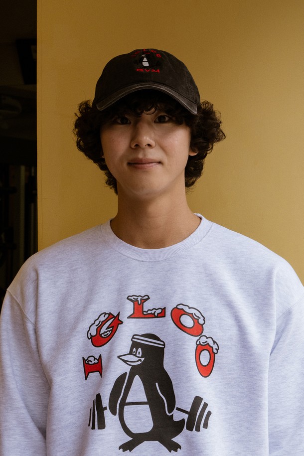 이글루 짐 워싱 볼캡 (블랙)은 남녀 모두 착용 가능한, 캐주얼, 미니멀, 스포티 스타일의 볼캡입니다. 부드러운 면 소재로 제작되어 편안한 착용감을 선사하며, 사계절 내내 활용 가능합니다. 로우프로파일 디자인에 6패널 구조, 피그먼트 워싱 처리, DAD HAT 스타일과 OTTO CAP 베이스를 사용하여 트렌디함을 더했습니다. 피트니스룩에 완벽하게 어울리며, 자수 디테일로 포인트를 주어 개성을 표현할 수 있습니다. 블랙 컬러로 어떤 스타일에도 쉽게 매치하여 데일리룩을 완성해보세요.
