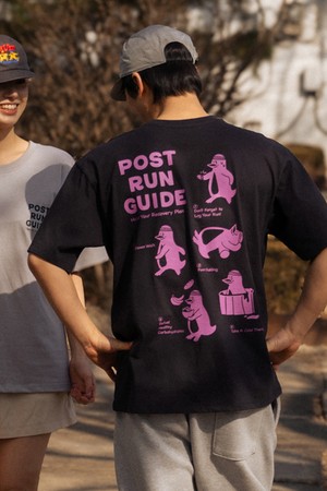 포스트 런 가이드 반팔 티셔츠 (다크차콜)