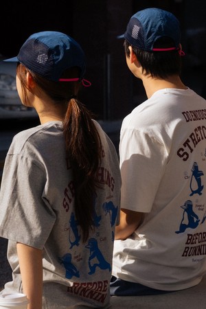 스트레칭 펭귄 반팔 티셔츠 (오프 화이트)