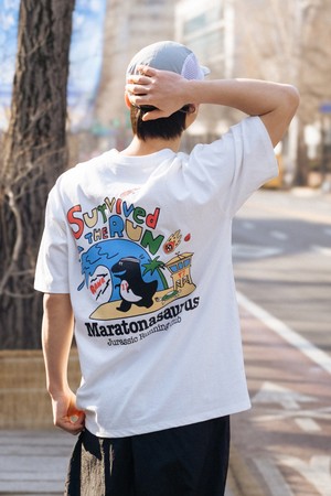 마라토나사우르스 반팔 티셔츠 (오프 화이트)