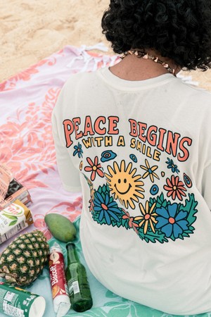 피스어게인 반팔 티셔츠 (오프 화이트)