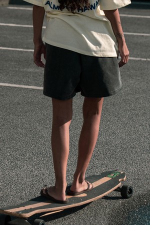 피그먼트 선 시티  스웻 반바지 (마그넷)