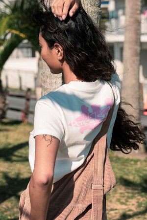 펭귄 서프 클럽 우먼 티셔츠 (오프 화이트)