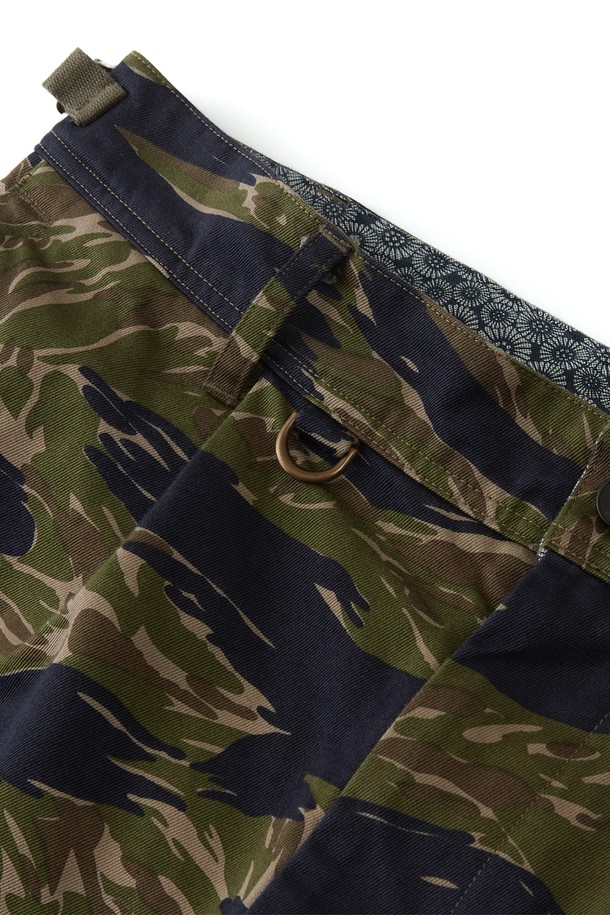 RAMOLIN - 캐주얼팬츠 - Usual Belted Pants Tiger Camo