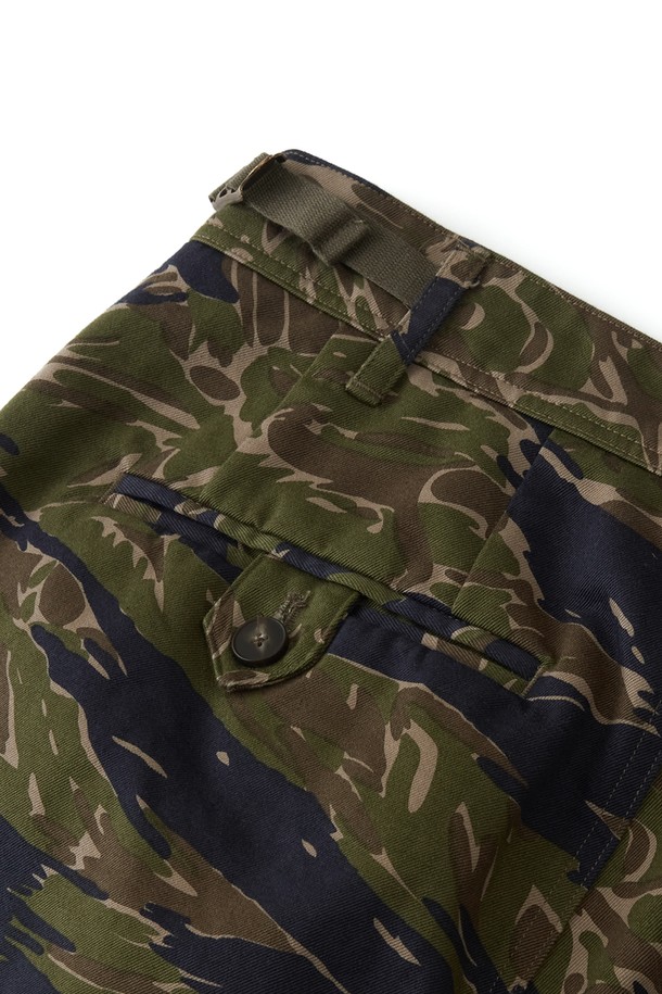 RAMOLIN - 캐주얼팬츠 - Usual Belted Pants Tiger Camo