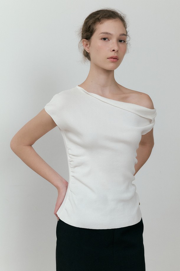 Lucir zu - 베스트 - Shirring drop sleeveless knit (ivory)